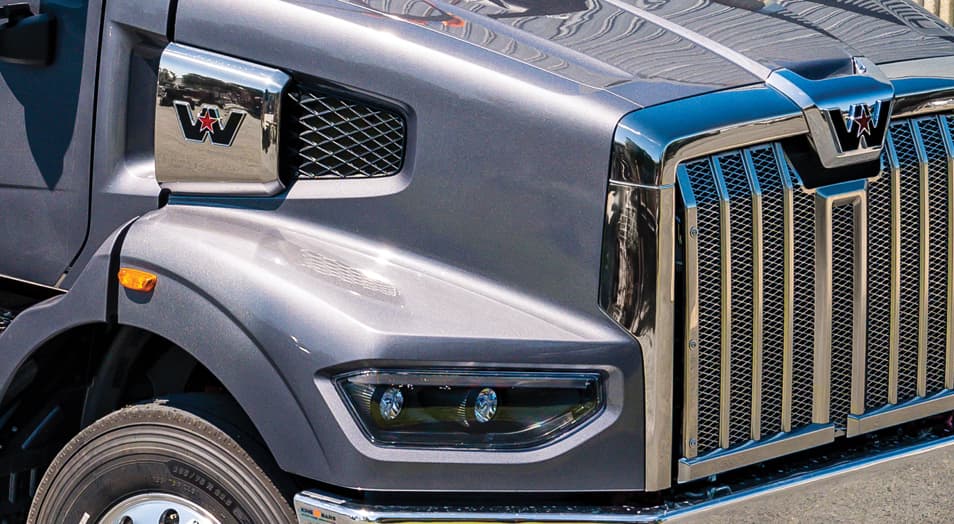 western star 47x bonnet closeup